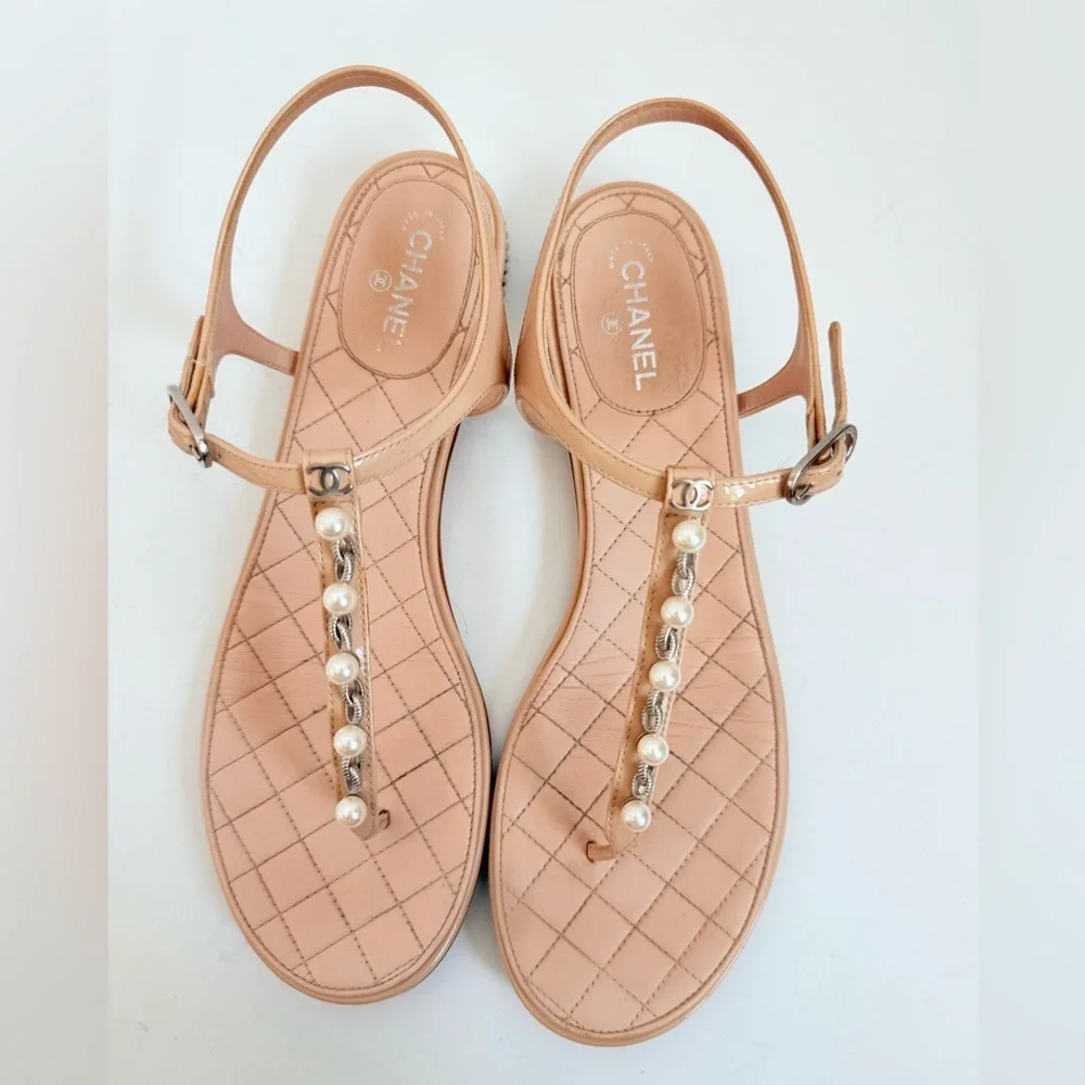 Chanel Nude Pink Pearl CC Quilted Patent T Strap Slingback Sandals 39.5C